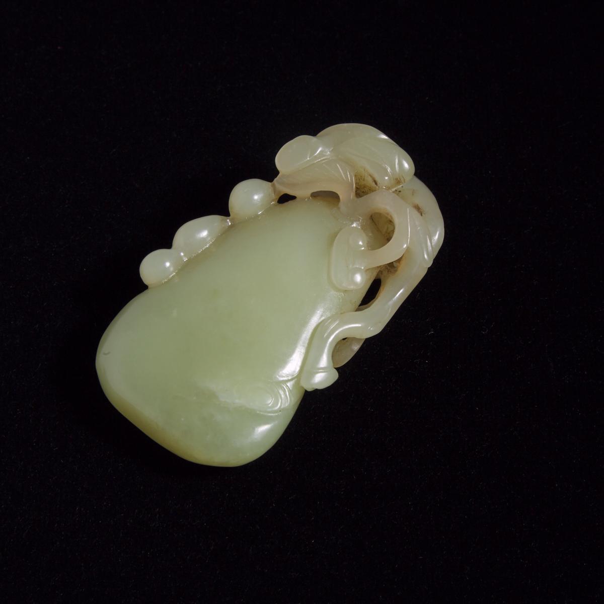 A Celadon Jade 'Double-Gourd and Boy' Washer, 青玉雕童子葫芦形洗, length 3.5 in — 8.9 cm - Image 4 of 4