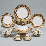 Royal Crown Derby 'Imari' (8450 and 9011) Pattern Service, 20th century, dinner plate diameter 10.6