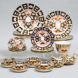 Royal Crown Derby 'Imari' (2451) Pattern Service, 20th century, dinner plate diameter 10.6 in — 26.8