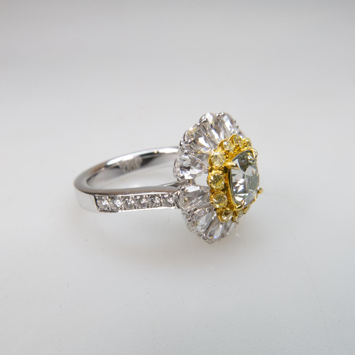 18k White And Yellow Gold Filigree Ring, set with a cushion cut green diamond (1.02ct.) encircled by - Image 2 of 2