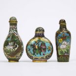 A Group of Three Cloisonné Snuff Bottles, 19th/20th Century, 十九/二十世纪 铜胎掐丝珐琅鼻烟壶一组三件, tallest height 3