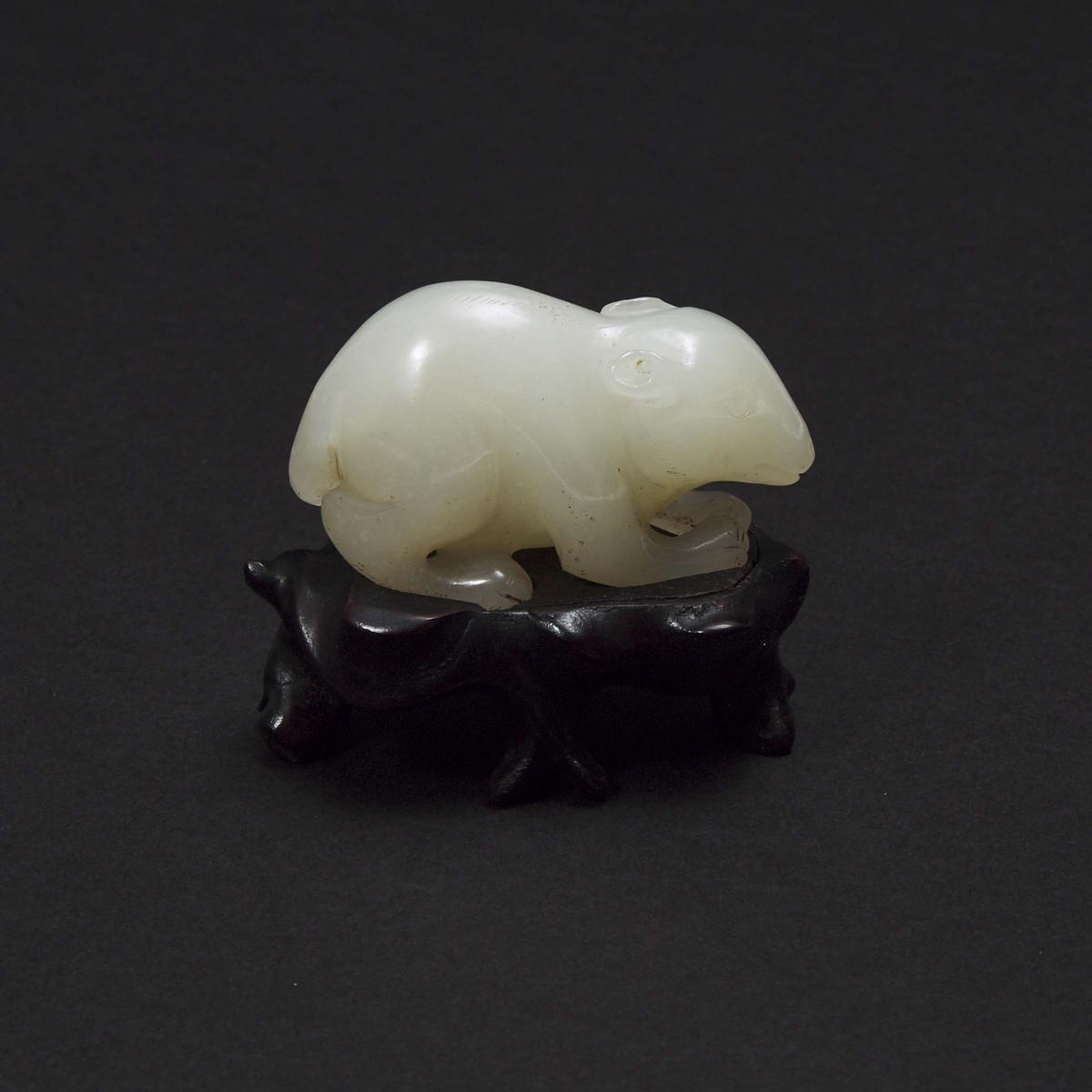 A White Jade Figure of a Rat, 白玉鼠摆件, 1.3 x 2.3 x 1.1 in — 3.3 x 5.8 x 2.7 cm - Image 2 of 2