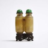 A Double-Vase Agate Snuff Bottle, Qing Dynasty, 清 双联瓶式玛瑙鼻烟壶, height 2.6 in — 6.7 cm