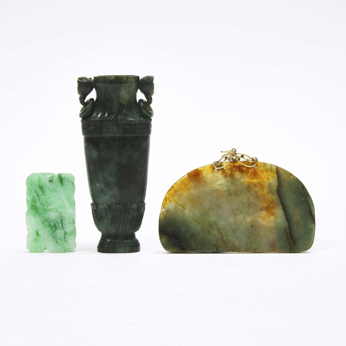 Two Jadeite Plaques, together with a Miniature Spinach Jade Vase, 翡翠雕荷叶纹牌两只 墨玉雕花瓶一组三件, tallest heigh - Image 2 of 2