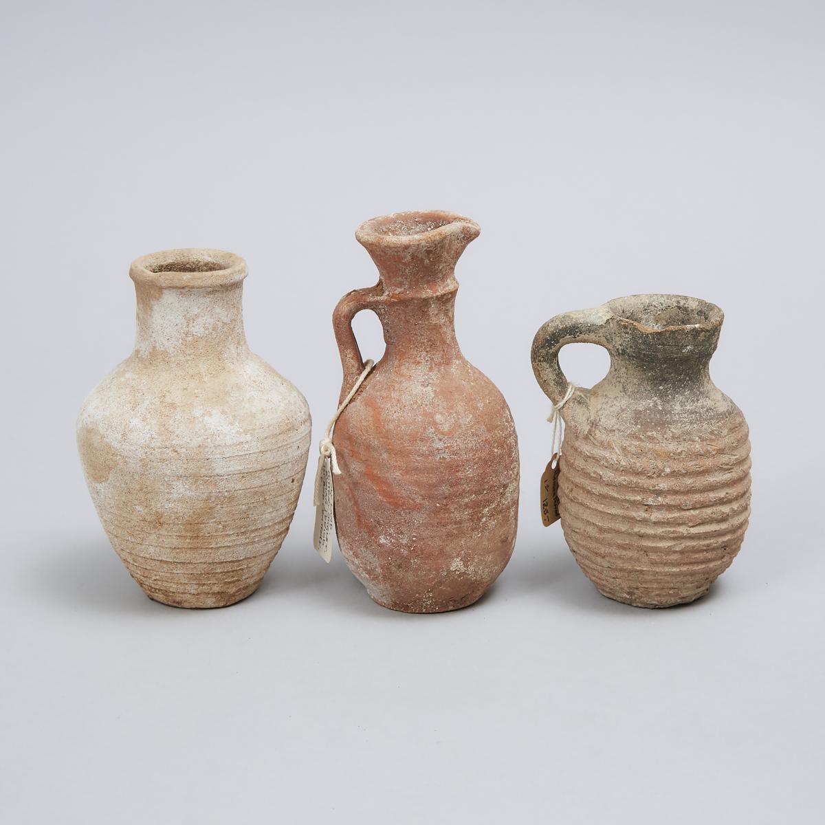 Three Pieces Roman Period Levantine-Holy Land Pottery Ribbed Pottery, 100-200 A.D., various sizes, t - Image 2 of 2