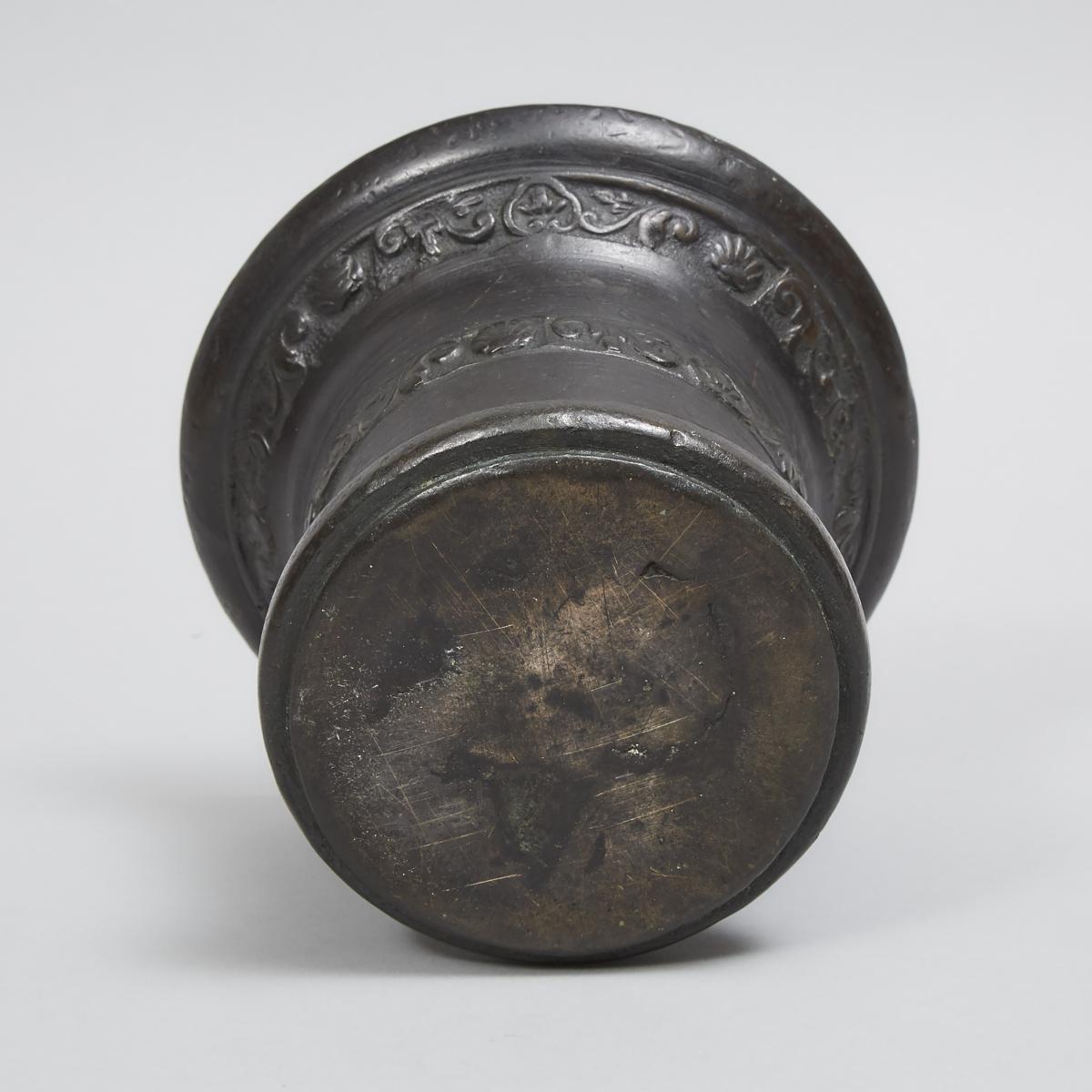 English Bronze Whitechapel Foundry Mortar, London, c.1650, height 5.6 in — 14.3 cm - Image 2 of 3