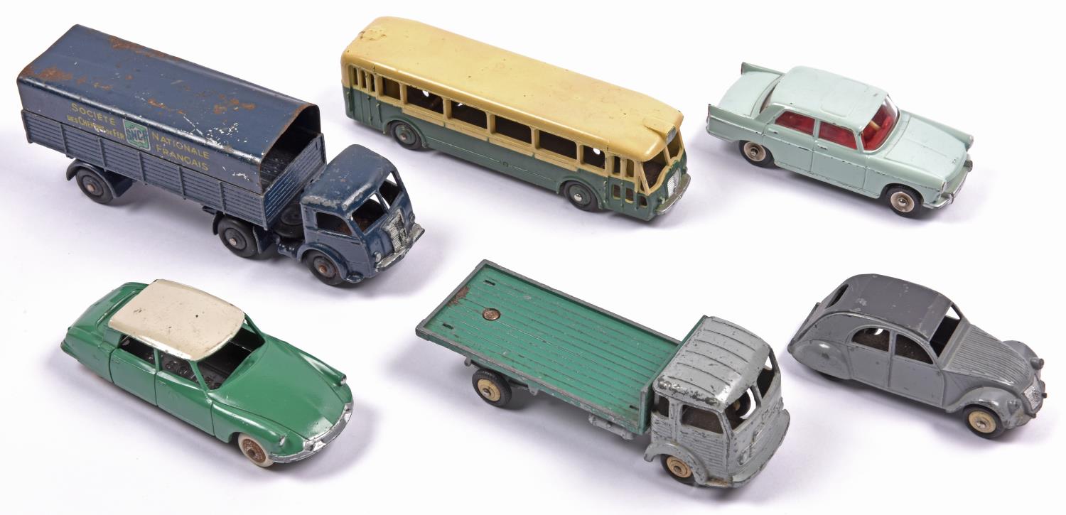 6 French Dinky Toys. SNCF articulated truck. An Autobus Parisien Somua Panhard single deck bus in