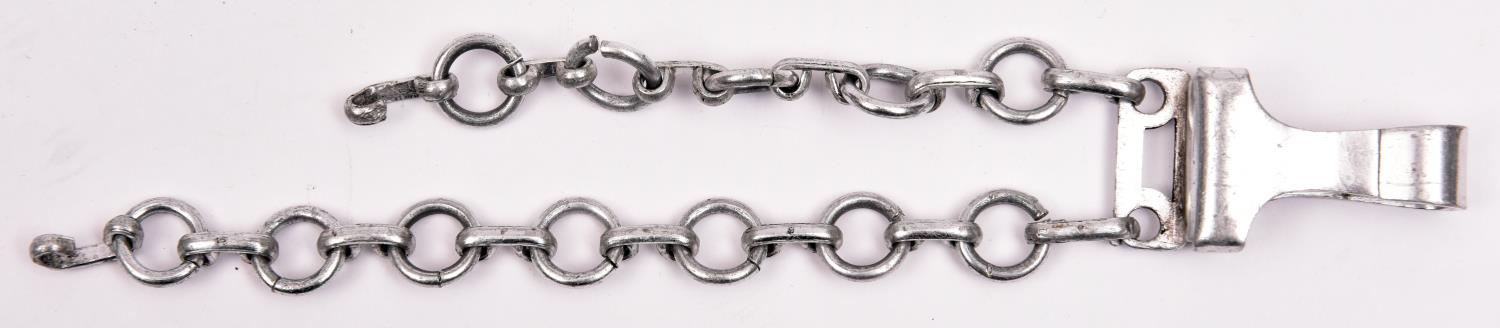 The aluminium belt clip and short lengths of chain (5 and 7 links only) for a Third Reich 1st