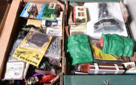 Quantity of various railway related items etc. Including Metcalf, Super Quick and Builder-Plus