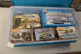 26x plastic kits by various makes including Airfix, Matchbox, Novo, etc. Sunderland III, Curtiss