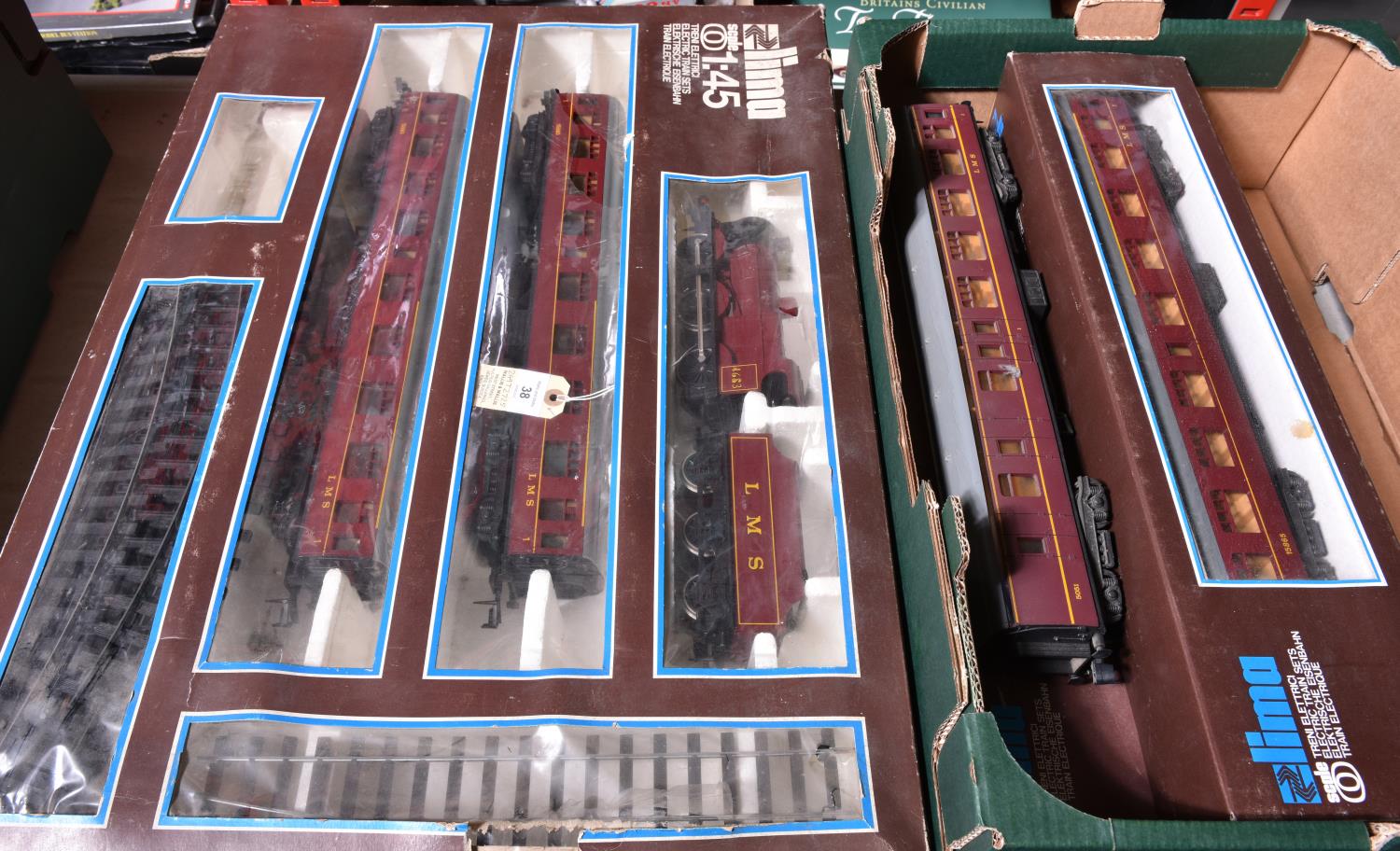 5x O Gauge LMS railway items by Lima. Including; an LMS train set comprising a Class 4F 0-6-0 tender