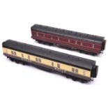 2x O gauge kit-built bogie coaches with plastic/resin bodies. A GWR Ocean Mails Van in Chocolate and