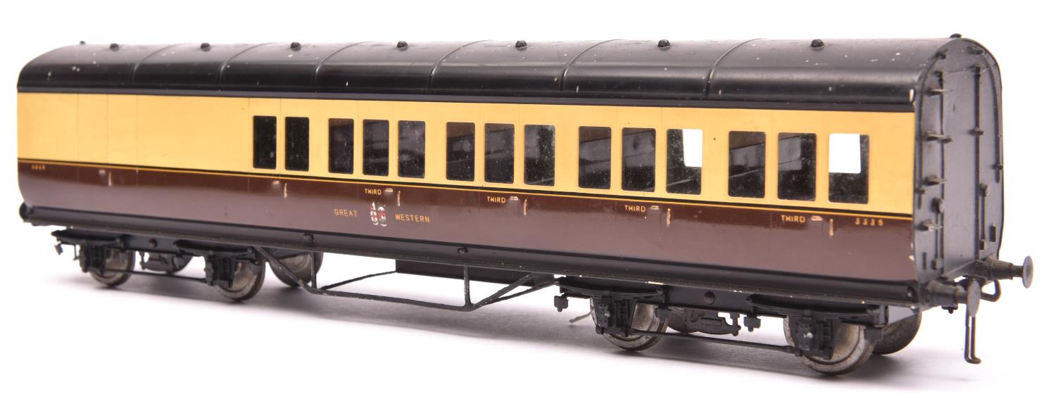 An O Gauge Exley K5 type GWR Brake Third suburban coach. 3335, in Chocolate and Cream livery. GC-