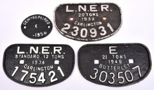 4x LNER related cast iron railway wagon builders plates. An LNER 20-ton plate, Darlington 230931. An