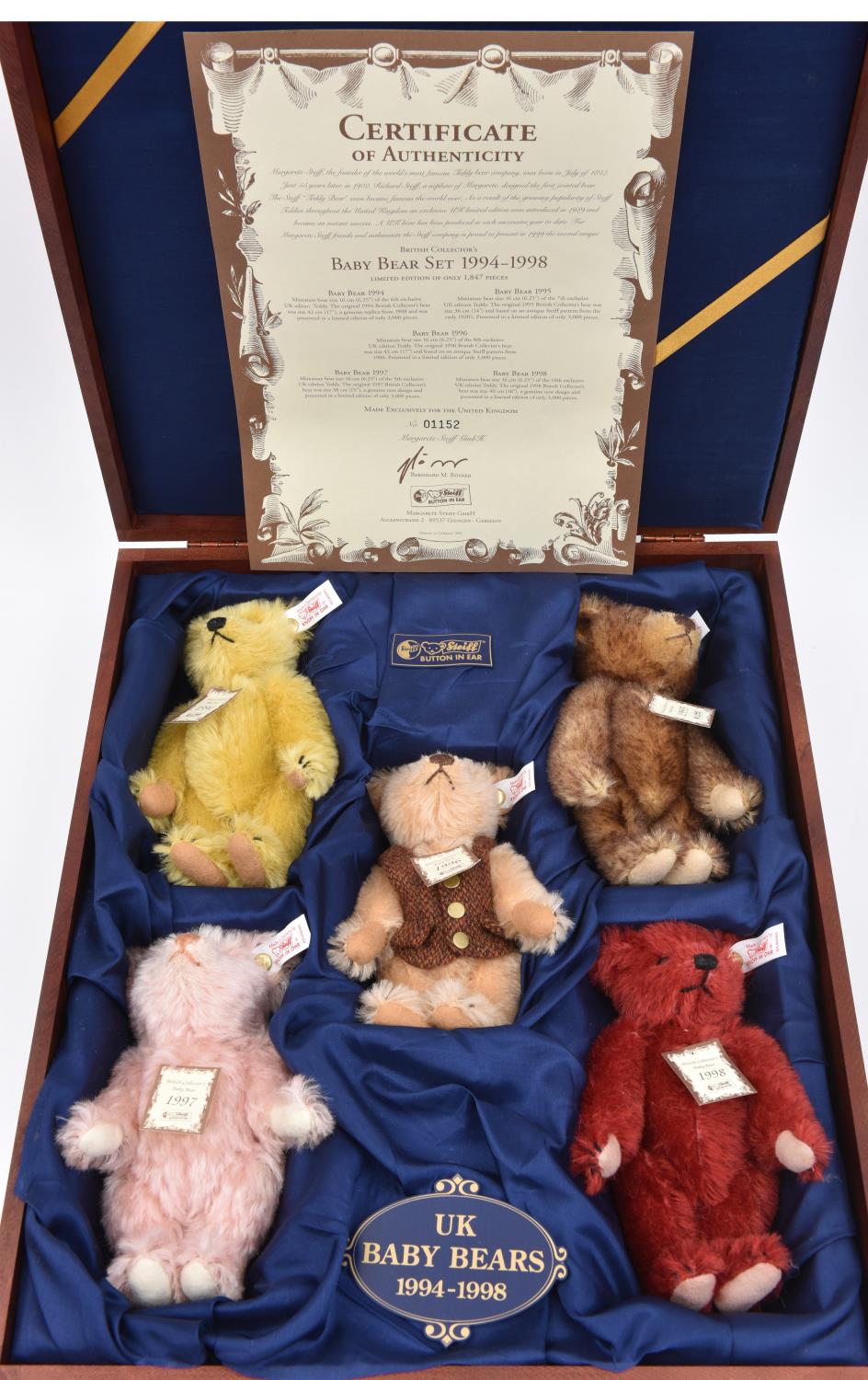 2 Steiff sets. A 1997 British Collector's wooden boxed set of 5 Steiff U.K. Baby Bears 1989-1993. - Image 2 of 2