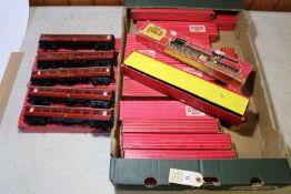 19x Hornby Dublo railway items. Including a BR Coronation Class 4-6-2 tender loco, City of London