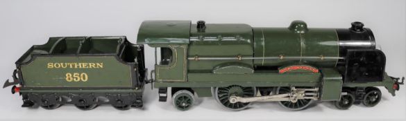 A Hornby O Gauge E320 electric 20v 3-rail Southern Railway 4-4-2 tender locomotive. Lord Nelson 850,
