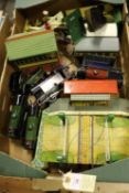 25+ Hornby O gauge items. Including 4x clockwork locomotives; An M3 LMS 0-4-0T loco, 2270, in