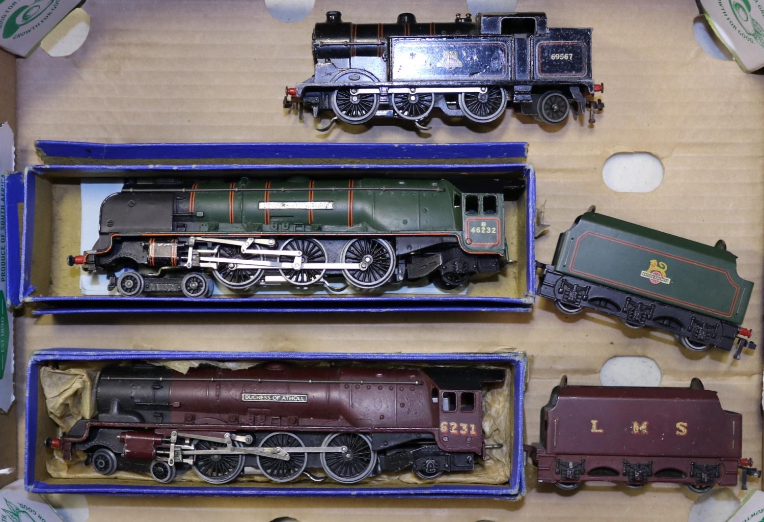 3x Hornby Dublo 3-rail locomotives. An LMS Coronation Class 4-6-2, Duchess of Atholl 6231, in