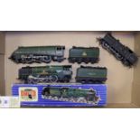 4x Hornby Dublo 3-rail locomotives. A boxed BR Castle Class 4-6-0, Bristol Castle 7013, in lined