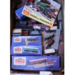 A quantity of Hornby Dublo. Including 3x locomotives for 3-rail running; a BR Castle Class 4-6-0,