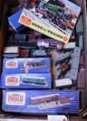 A quantity of Hornby Dublo. Including 3x locomotives for 3-rail running; a BR Castle Class 4-6-0,