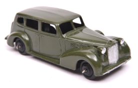 Dinky Toys 39 Series Packard Super Eight (39a). An example in dark gloss olive green with black