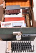 6x O gauge railway 7mm finescale wagons/wagon kits. A Dapol GWR 7 Plank Open Wagon. A well