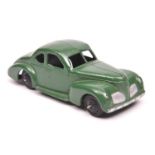 Dinky Toys 39 Series Studebaker State Commander (39f). An example in dark green with black ridged
