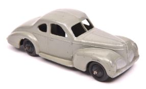 Dinky Toys 39 Series Studebaker State Commander (39f). An example in light grey with black ridged