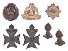 5 WWII plastic cap badges: Suffolk, York & Lancaster, KRRC (2) and RASC; also 2 Ryl Artillery