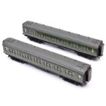 2x O gauge coarse scale Southern Railway corridor coaches. Kit-built on wooden chassises. Both