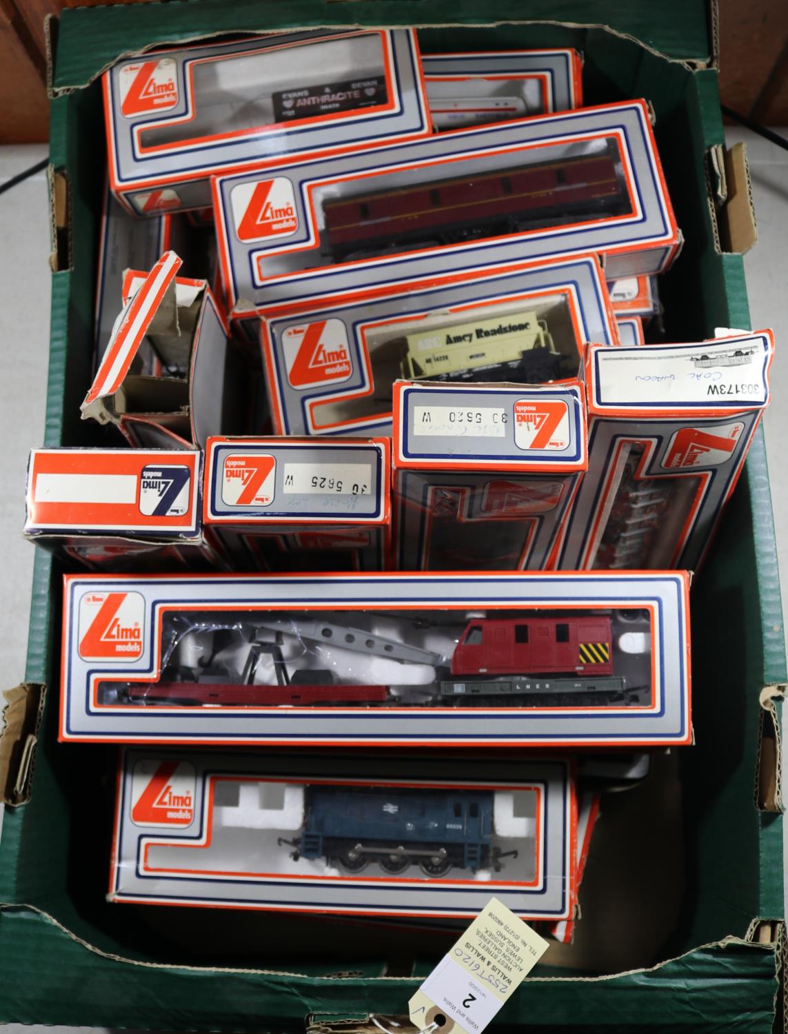 20x OO gauge railway items by Lima. Including 2x locomotives; a BR Class 55xx Prairie Tank 2-6-2T