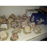 A collection of mainly Lilliput Lane cottages - approx 21 pieces