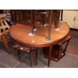 A G-Plan extending round dining table