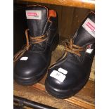 A pair of powerfix safety boots - size 9