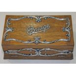 An Edwardian silver mounted oak bridge box, Marples & Co, Birmingham 1904, length 22cm.