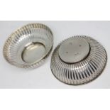 A pair of Scottish hallmarked silver pin dishes, diam. 63mm, wt. 1oz.