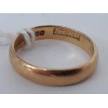 A hallmarked 22ct gold ring, wt. 3.41g, size K.