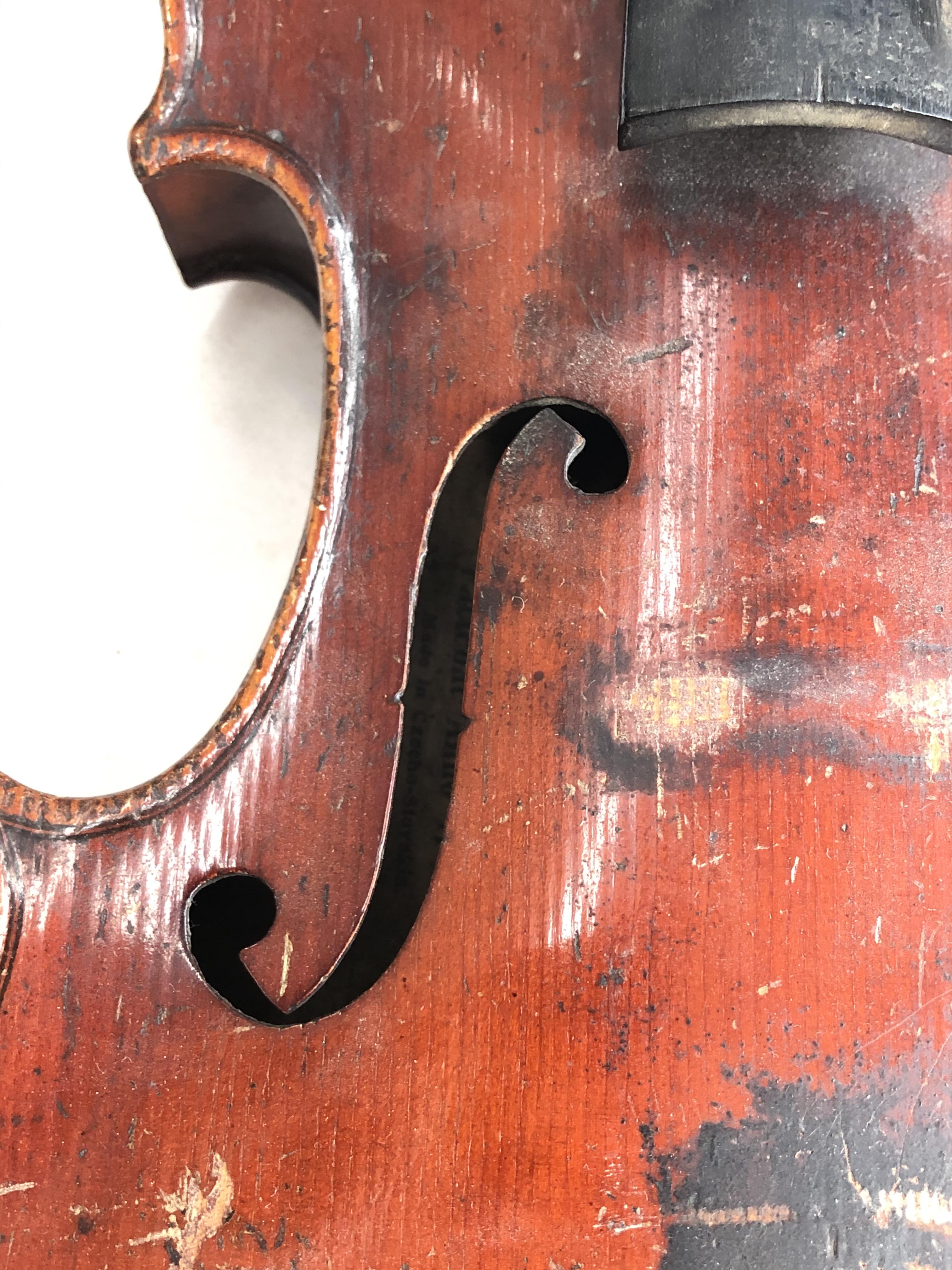 A late 19th violin bearing interior label 'Antonius Stradivarius Cremonensis Faciebat Anno 1777 Made - Bild 12 aus 25