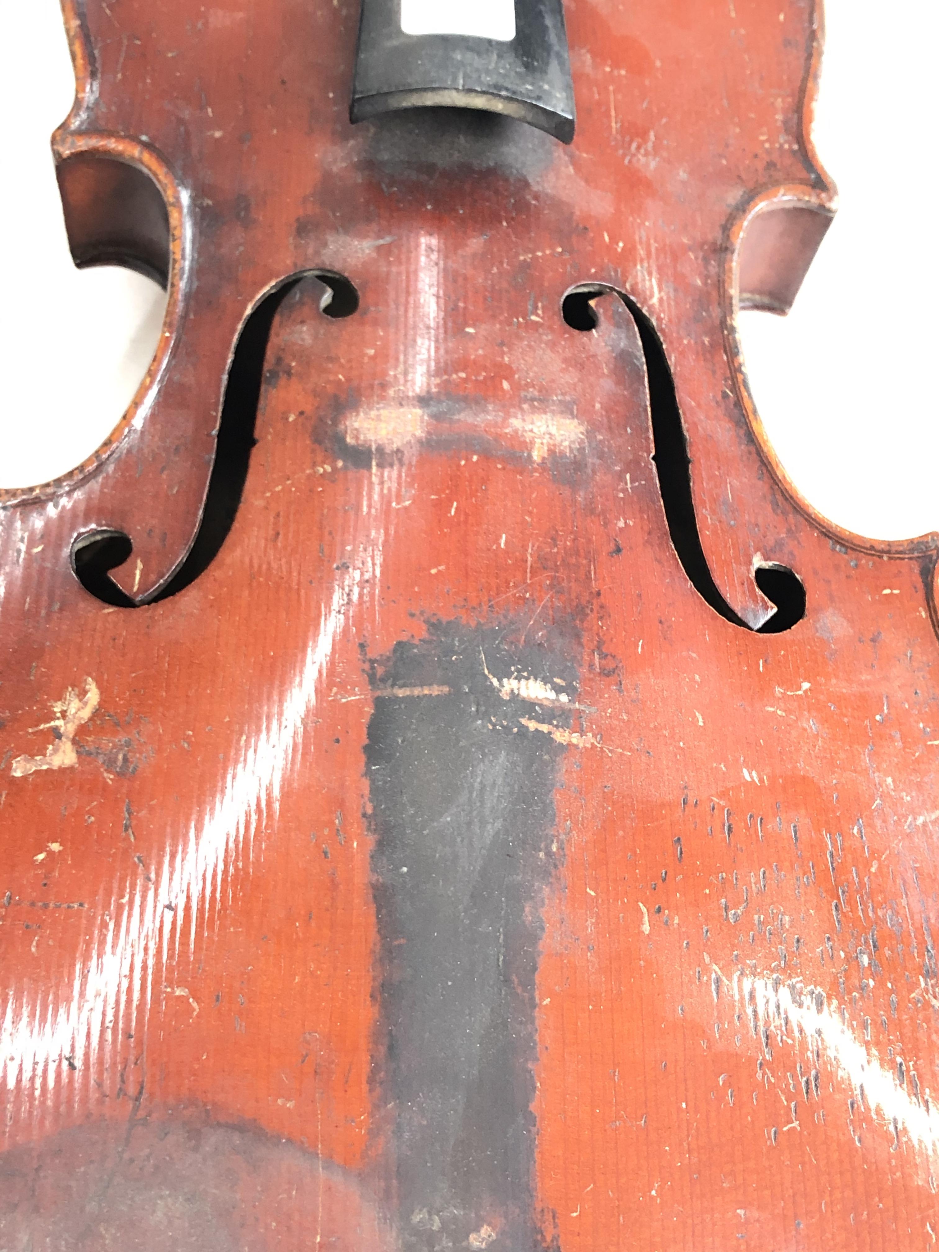 A late 19th violin bearing interior label 'Antonius Stradivarius Cremonensis Faciebat Anno 1777 Made - Bild 18 aus 25