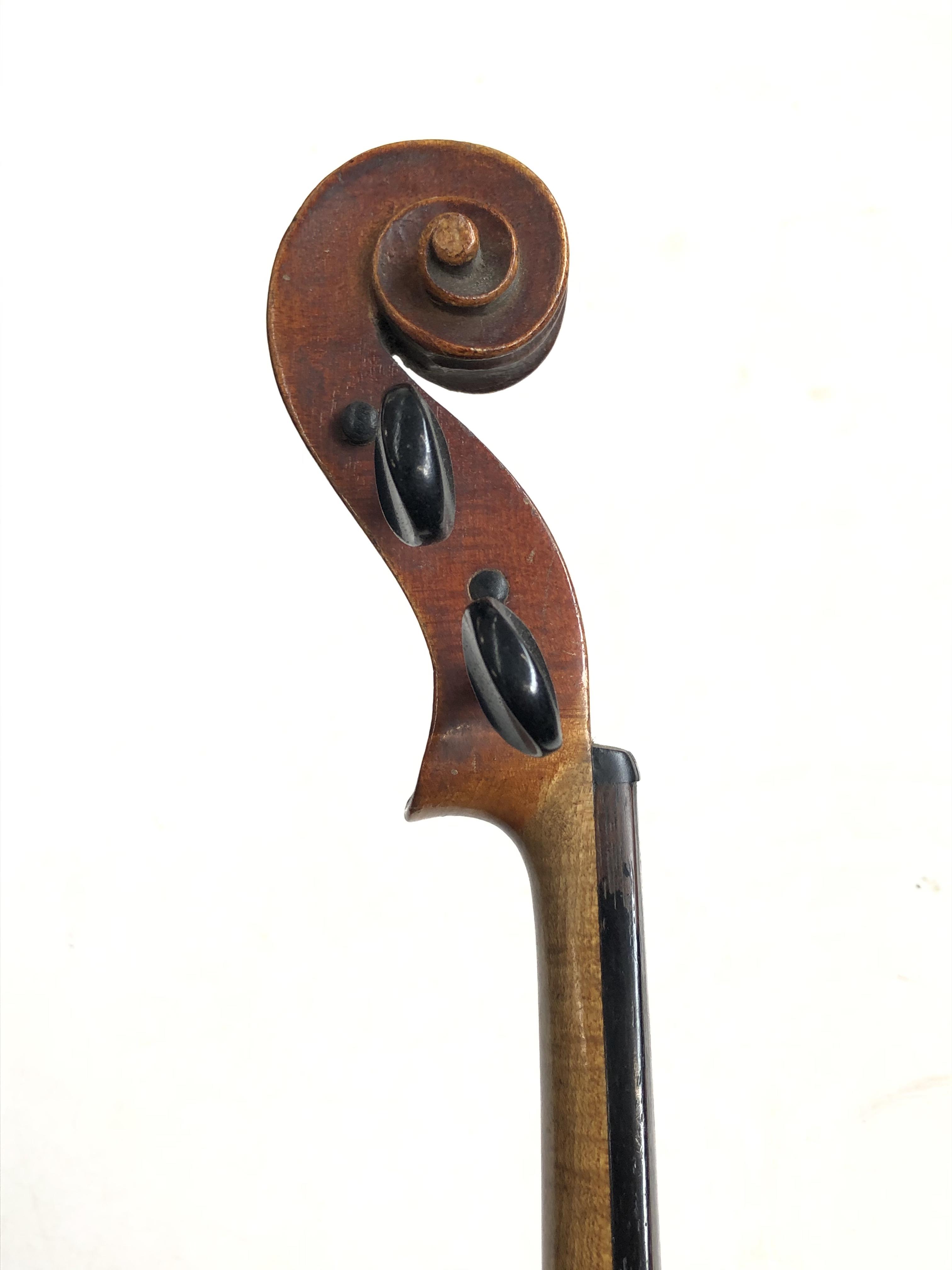 A late 19th violin bearing interior label 'Antonius Stradivarius Cremonensis Faciebat Anno 1777 Made - Bild 9 aus 25