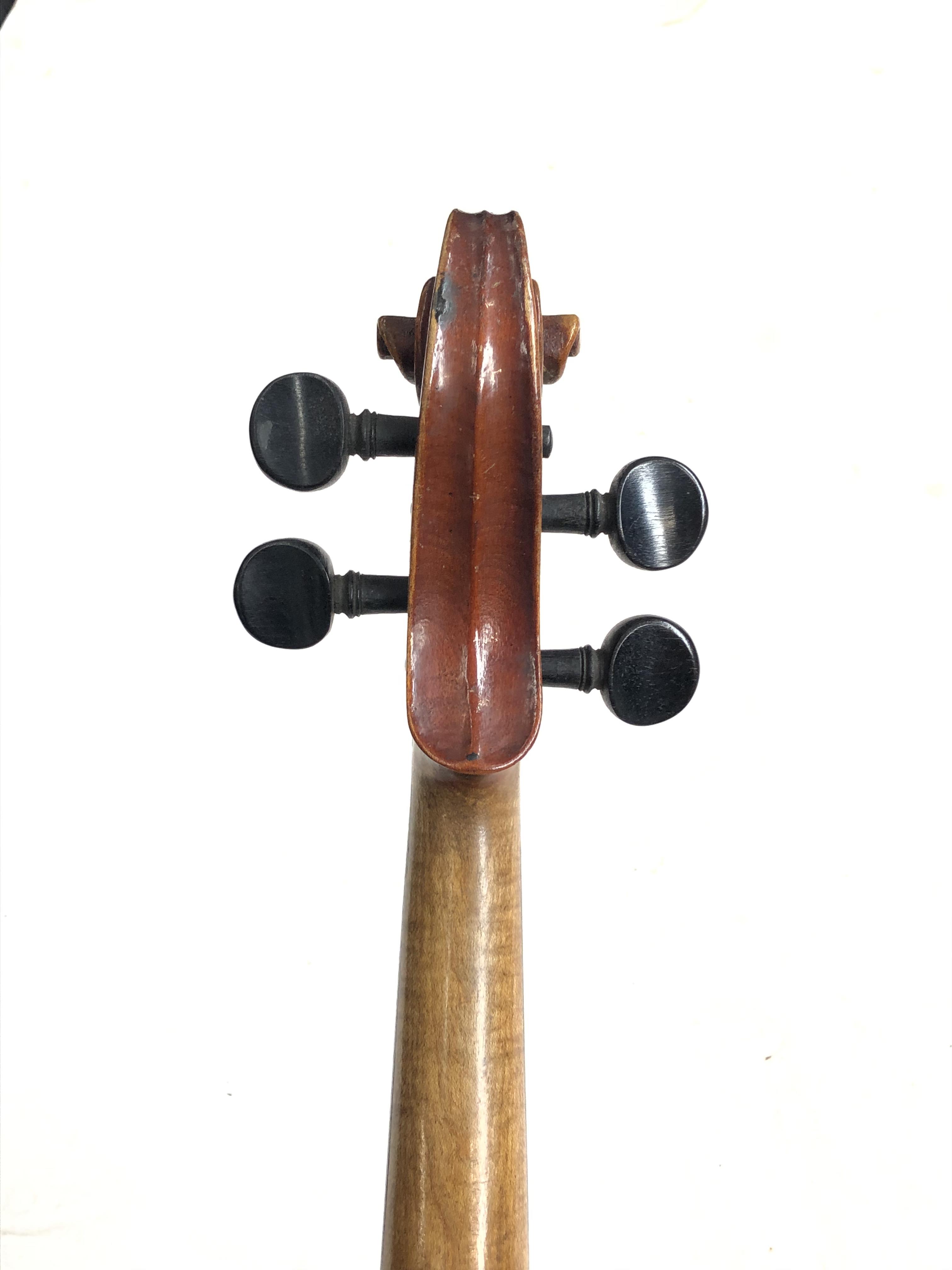 A late 19th violin bearing interior label 'Antonius Stradivarius Cremonensis Faciebat Anno 1777 Made - Bild 8 aus 25