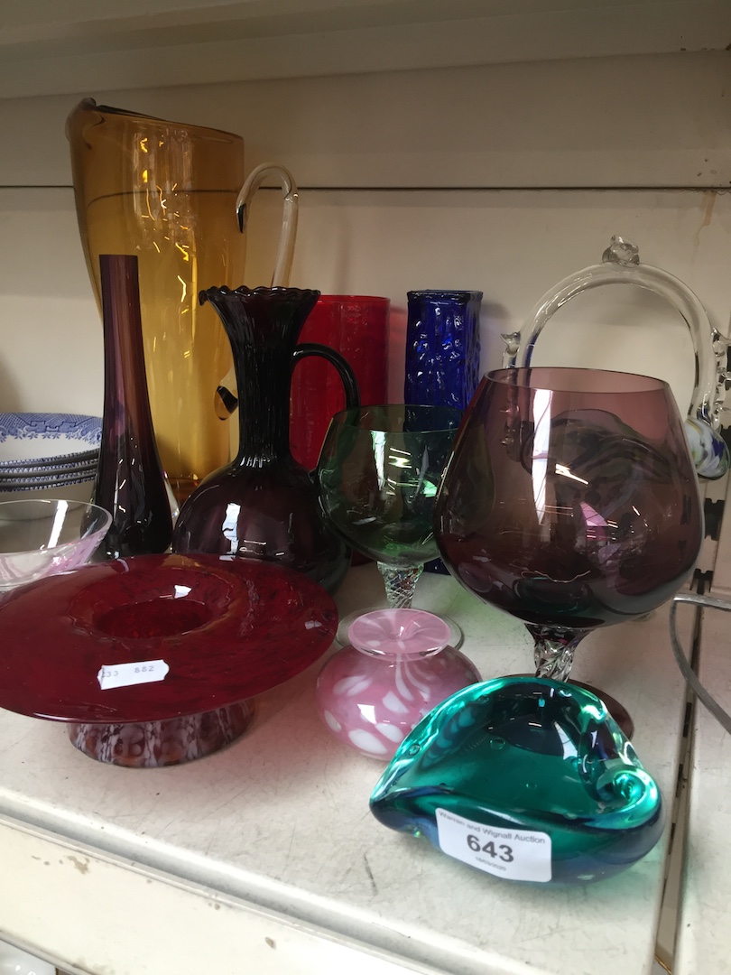 Approx 12 pieces of art glass