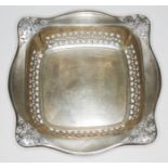 A pierced silver bon bon dish, Joseph Zweig, London 1918, length 20.5cm, wt. 6 1/2oz.