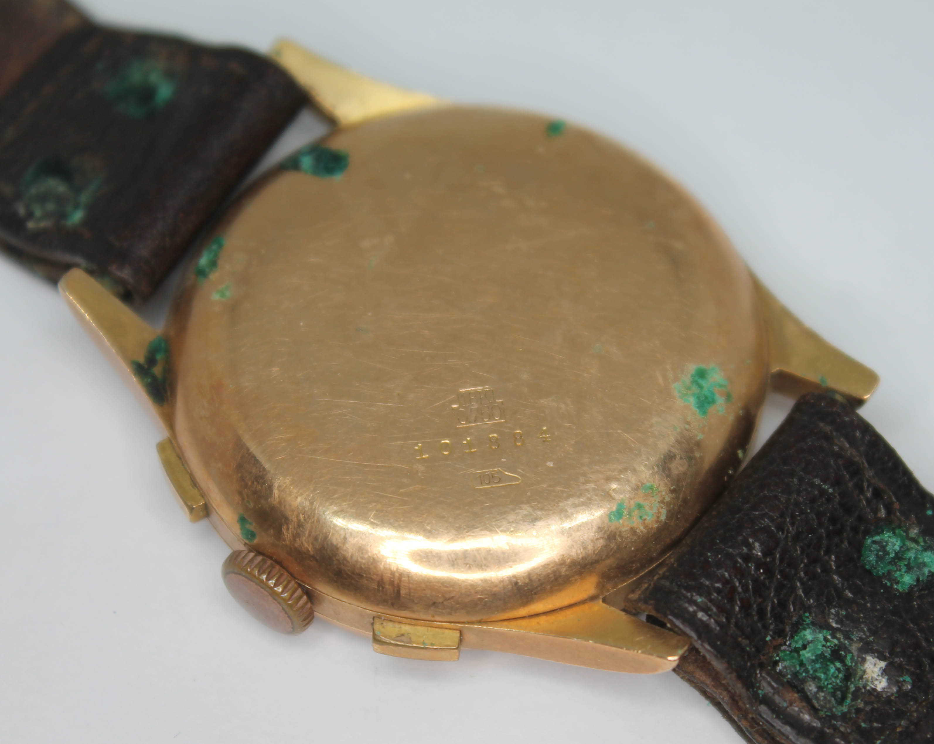 A vintage Titus Geneve chronograph, circa 1940s, having signed copper coloured dial with - Image 2 of 5