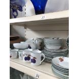 Royal Worcester Evesham Vale tableware - appx 39 pieces