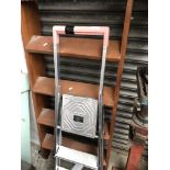 Aluminium step ladders