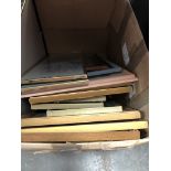 A box of pictures