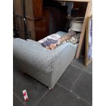 A 2 seater chaise longue/sofa bed